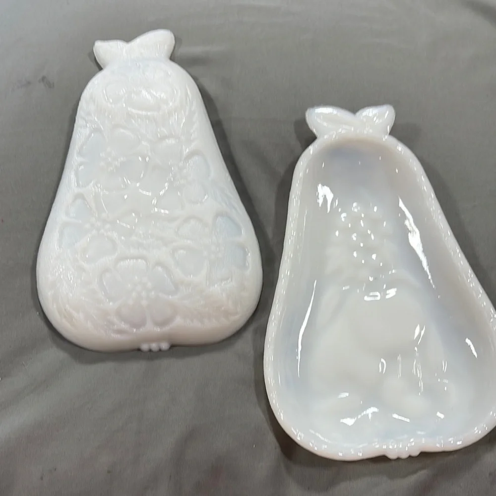 Elegant White Pear-Shaped Decorative Dish by Hazel Atlas set of 2